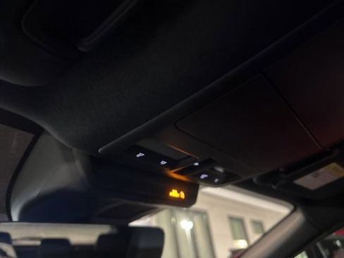 Used 2024 MAZDA MAZDA3 Hatchback w/Premium Plus Pkg image 20