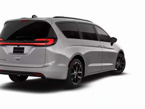 New 2026 Chrysler Pacifica Select image 3