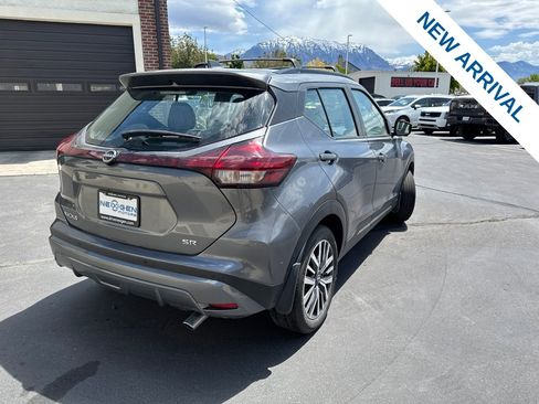 Used 2023 Nissan Kicks SR w/ SR Premium Package FWD image 7