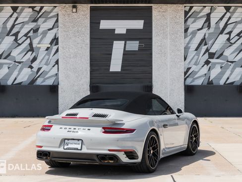 Used 2018 Porsche 911 Turbo image 18