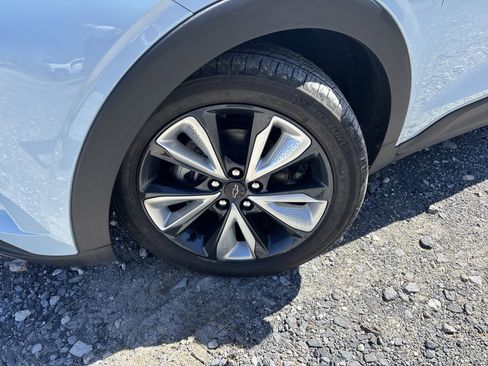 Used 2022 Chevrolet Bolt EUV LT w/ Convenience Package image 13