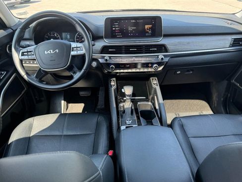 Used 2022 Kia Telluride EX w/ EX Premium Package FWD image 9