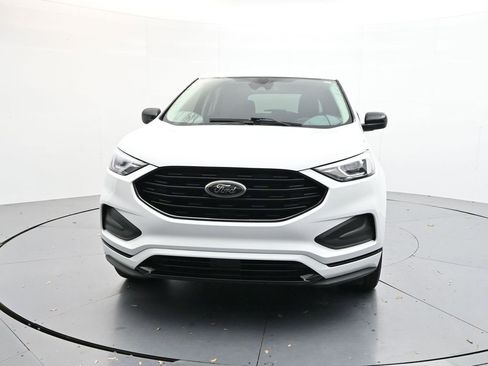 Used 2024 Ford Edge SE w/ Black Appearance Package image 2