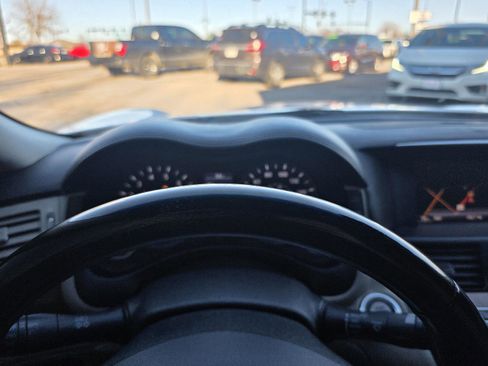 Used 2011 INFINITI M56 x w/ Deluxe Touring Pkg image 34