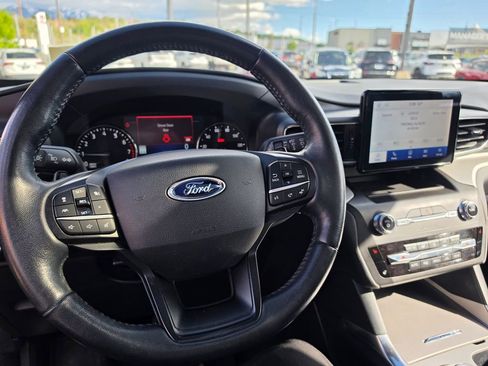 Used 2020 Ford Explorer XLT w/ Equipment Group 202A image 21
