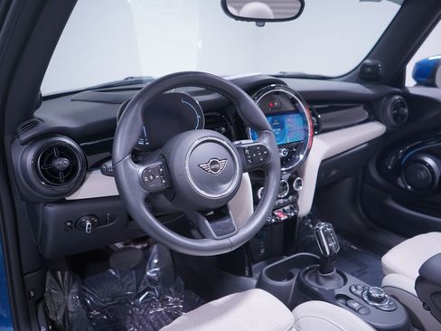 Used 2022 MINI Cooper Convertible w/ Driver Assistance Package FWD image 10