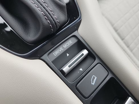 New 2027 Honda HR-V LX image 14
