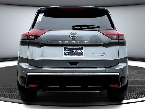Used 2026 Nissan Rogue Platinum w/ Platinum Premium Package image 4