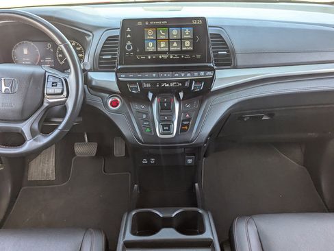 Used 2025 Honda Odyssey Sport-L image 17