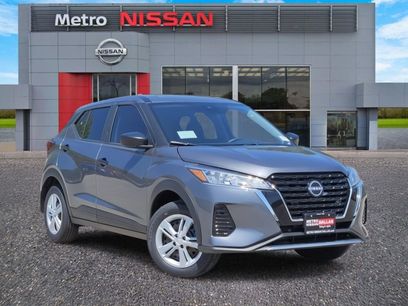 New 2025 Nissan Kicks Play S