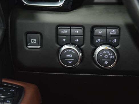 Used 2025 GMC Sierra 2500 Denali Ultimate AWD/4WD image 35