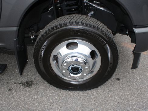 Used 2026 Ford F350 Platinum w/ Platinum Plus Package image 9