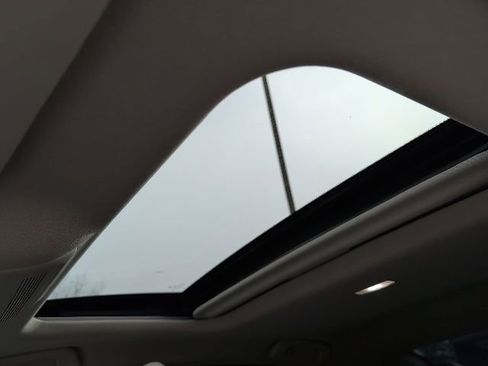 Used 2025 MAZDA MAZDA3 s image 23