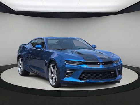 Used 2016 Chevrolet Camaro SS RWD image 2