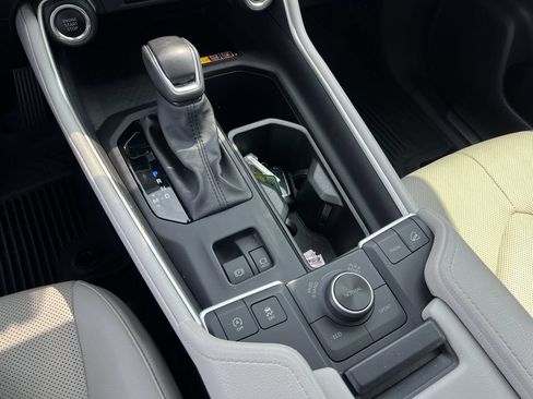 Used 2024 Toyota Grand Highlander AWD image 15