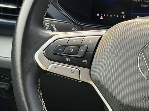 Used 2024 Volkswagen Taos SE image 20