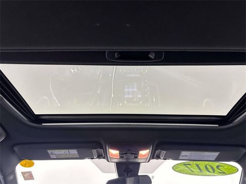 Used 2017 Toyota RAV4 SE image 16