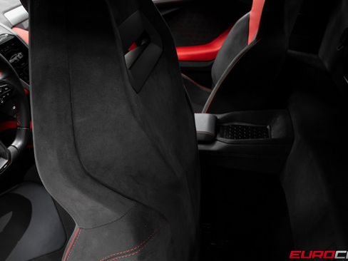 Used 2025 Lamborghini Revuelto image 43