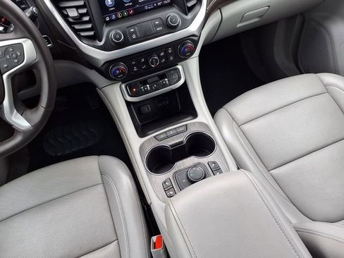 Used 2023 GMC Acadia SLT image 12