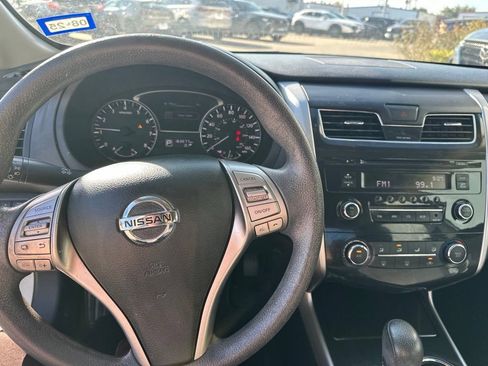 Used 2013 Nissan Altima 2.5 S FWD image 10
