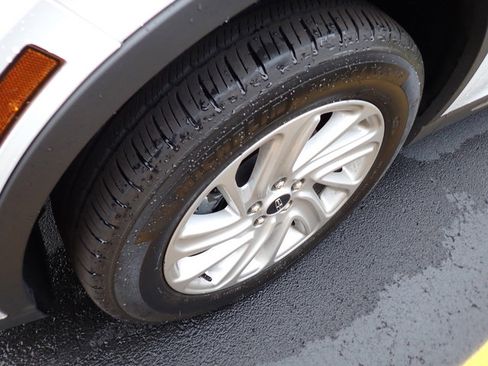 Used 2023 Lincoln Corsair AWD image 2