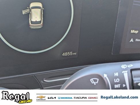 Used 2025 Hyundai Kona Limited image 31