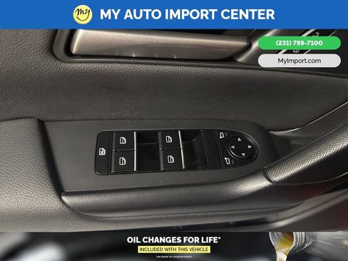 Used 2025 MAZDA CX-50 AWD 2.5 Hybrid w/ Premium Pkg image 11