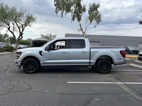 Used 2024 Ford F150 XLT w/ XLT Black Appearance Package RWD image 5