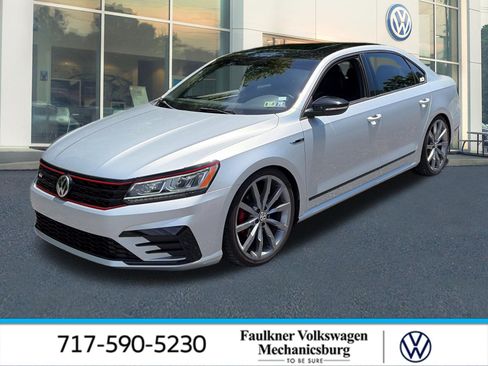 Used 2018 Volkswagen Passat 3.6 FWD image 1