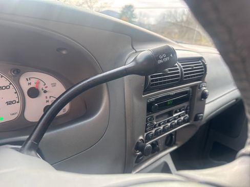 Used 2003 Ford Explorer Sport Trac XLT image 28