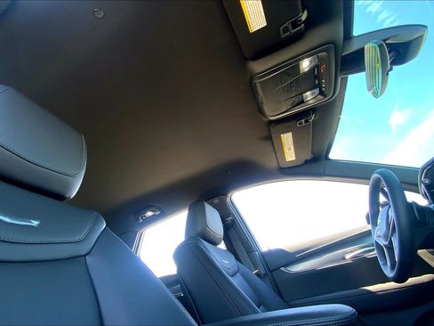 Used 2025 Cadillac XT5 Luxury FWD image 32