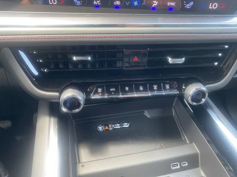 New 2026 Chevrolet Suburban RST w/ Advanced Technology Package AWD/4WD image 19