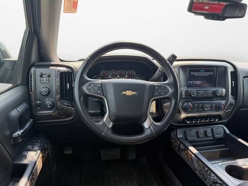 Used 2017 Chevrolet Silverado 1500 LTZ Z71 w/ Realtree Edition AWD/4WD image 12