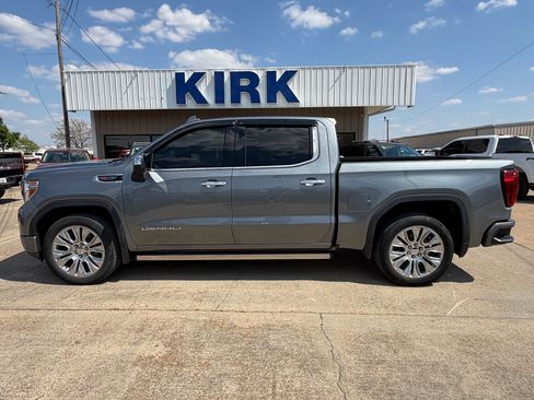 Used 2021 GMC Sierra 1500 Denali w/ Denali Ultimate Package AWD/4WD image 2