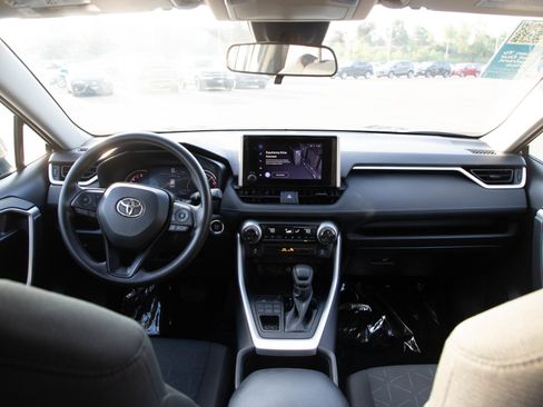 Used 2024 Toyota RAV4 XLE AWD/4WD image 15