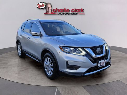 Used 2018 Nissan Rogue SV image 8