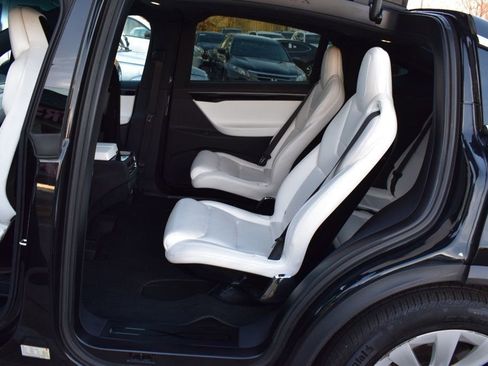 Used 2016 Tesla Model X 75D image 18