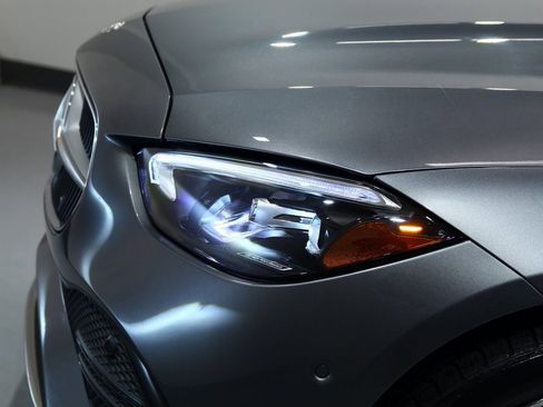 Used 2025 Mercedes-Benz C 300 4MATIC Sedan image 15