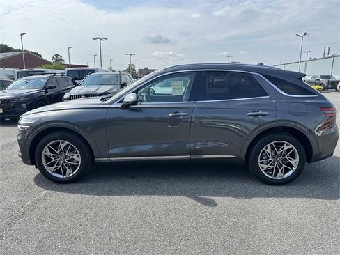 Used 2022 Genesis GV70 2.5T w/ Select Package image 8