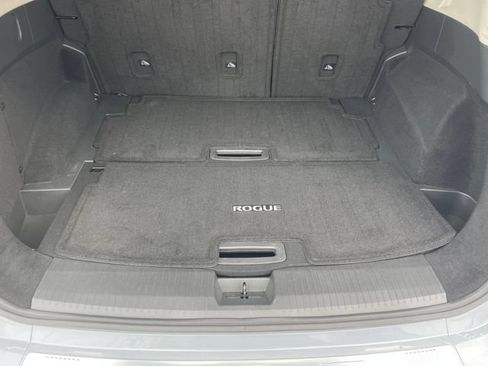 Used 2024 Nissan Rogue SL AWD/4WD image 23