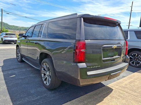 Used 2018 Chevrolet Suburban LT AWD/4WD image 5