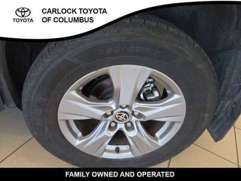 Used 2025 Toyota RAV4 XLE AWD/4WD image 10