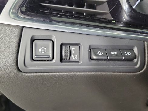 Certified 2023 Cadillac XT6 Premium Luxury w/ Technology Package image 32