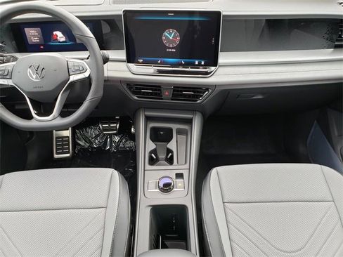 New 2026 Volkswagen Tiguan SE R-Line image 9