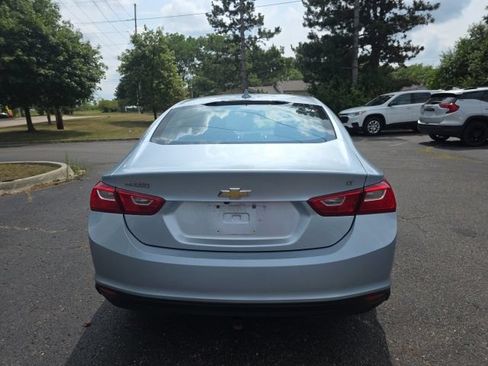 Used 2017 Chevrolet Malibu LT FWD image 7