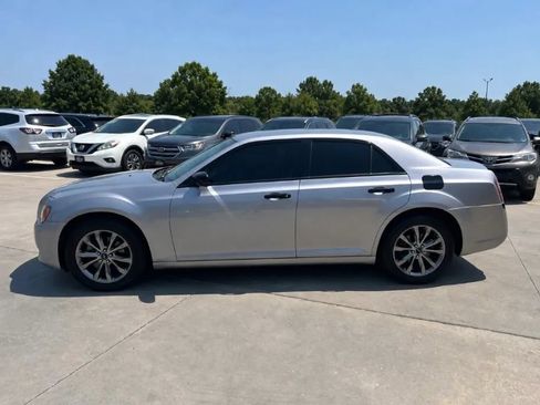 Used 2014 Chrysler 300 S AWD/4WD image 8