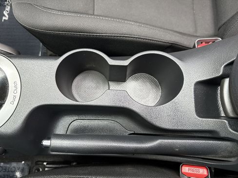 Used 2017 Hyundai Veloster Value Edition image 22