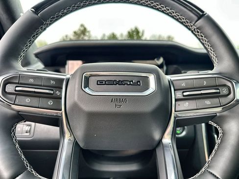 New 2026 GMC Acadia Denali Ultimate w/ LPO, Floor Liner Package AWD/4WD image 33