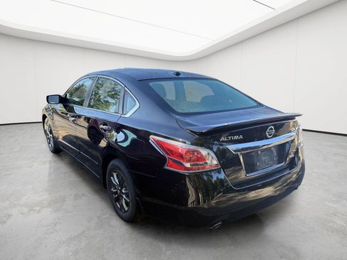 Used 2015 Nissan Altima 2.5 S w/ Special Edition Package FWD image 4