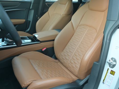 Used 2025 Audi RS 7 Performance image 16